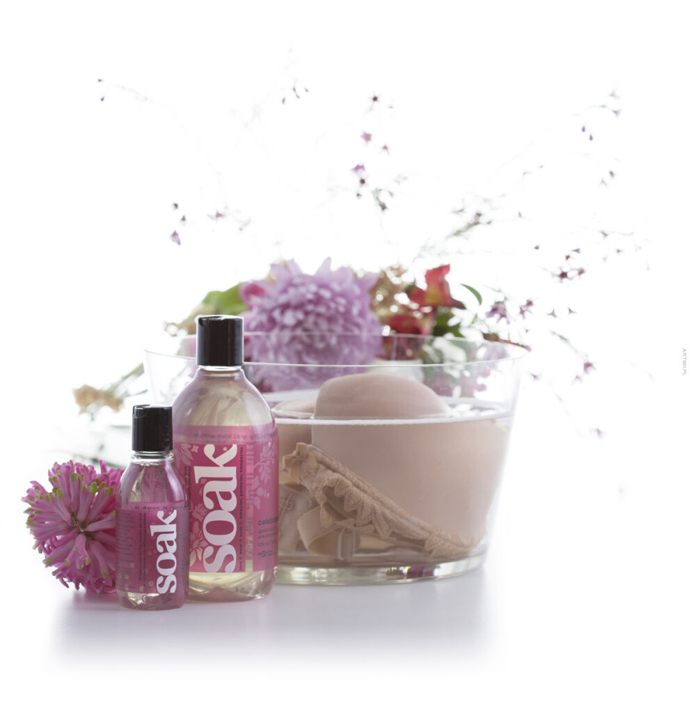 Soak biodegradowalny płyn do prania bielizny i delikatnych tkanin Celebration 375 ml