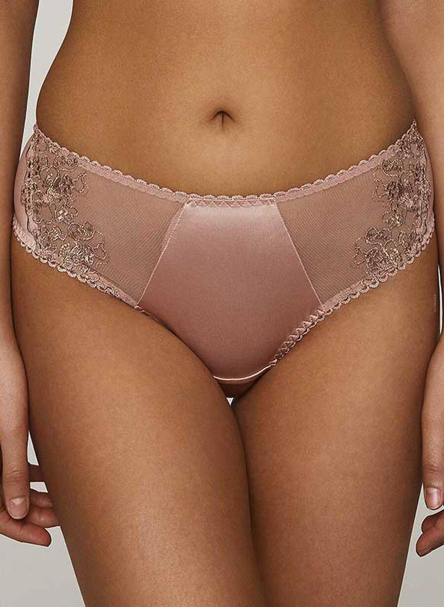 Dalia Emilia mocca stringi